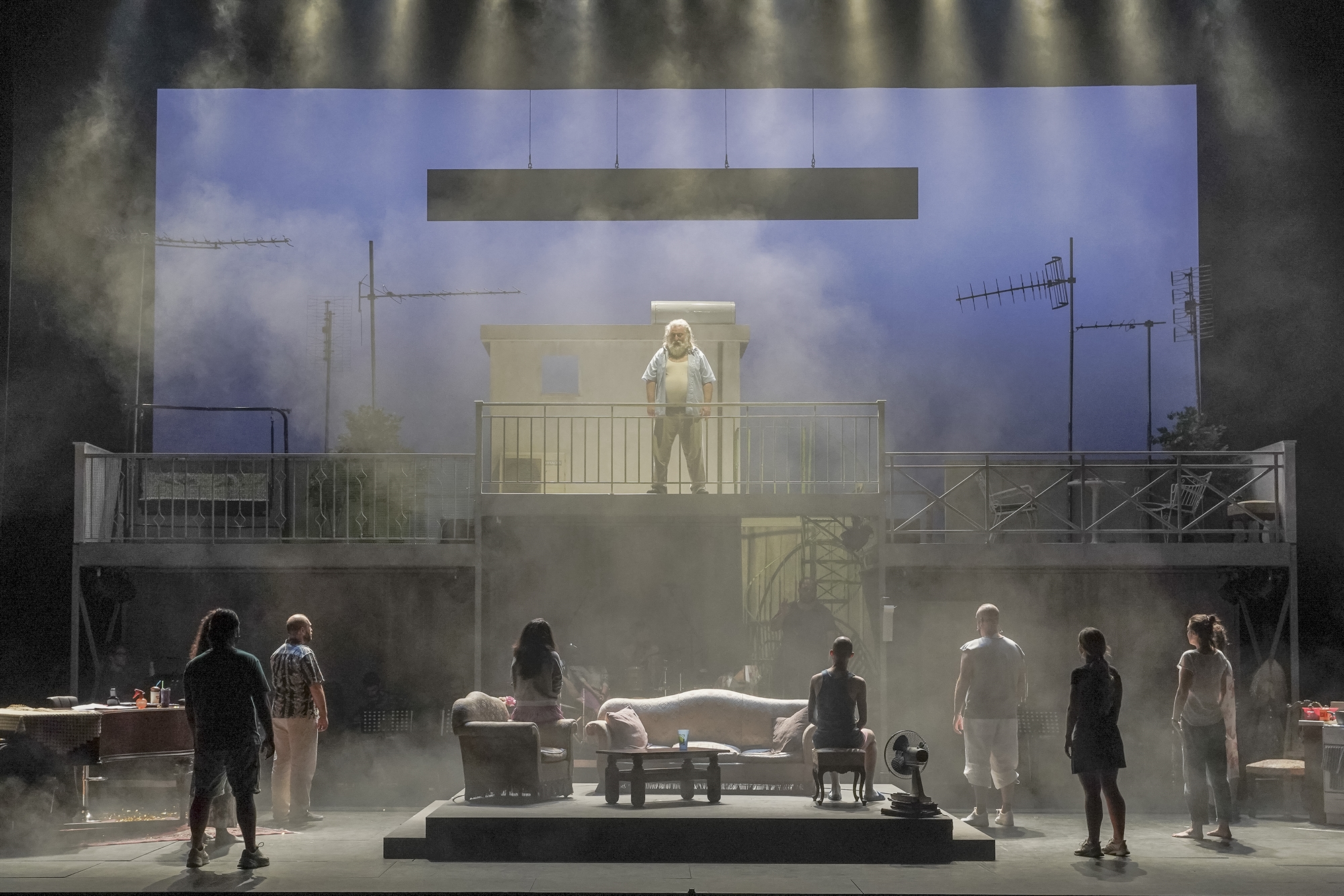 το-γέλιο-και-το-δάκρυ-της-οικογένειας-562134622