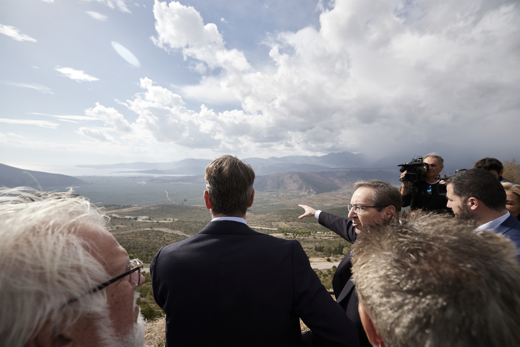 αναζητεί-πέρασμα-προς-την-άνοιξη-562145185