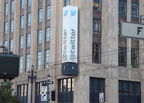 το-twitter-κατεβάζει-ρολά-στις-βρυξέλλες-562154227