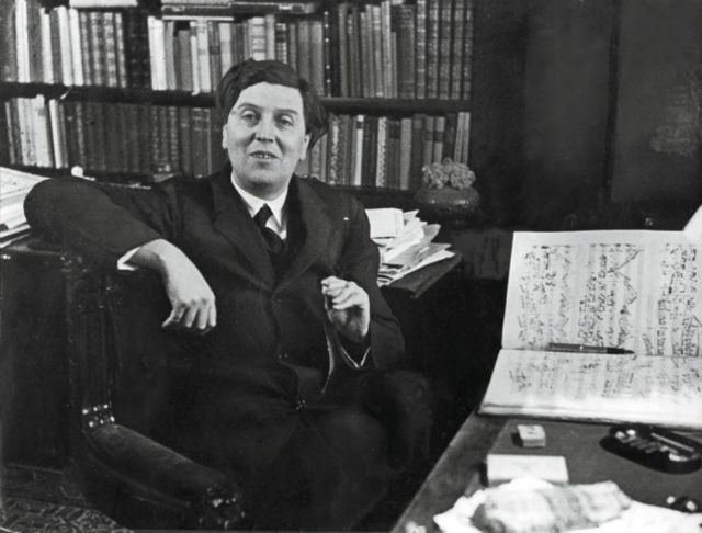 andante-amoroso-562157047