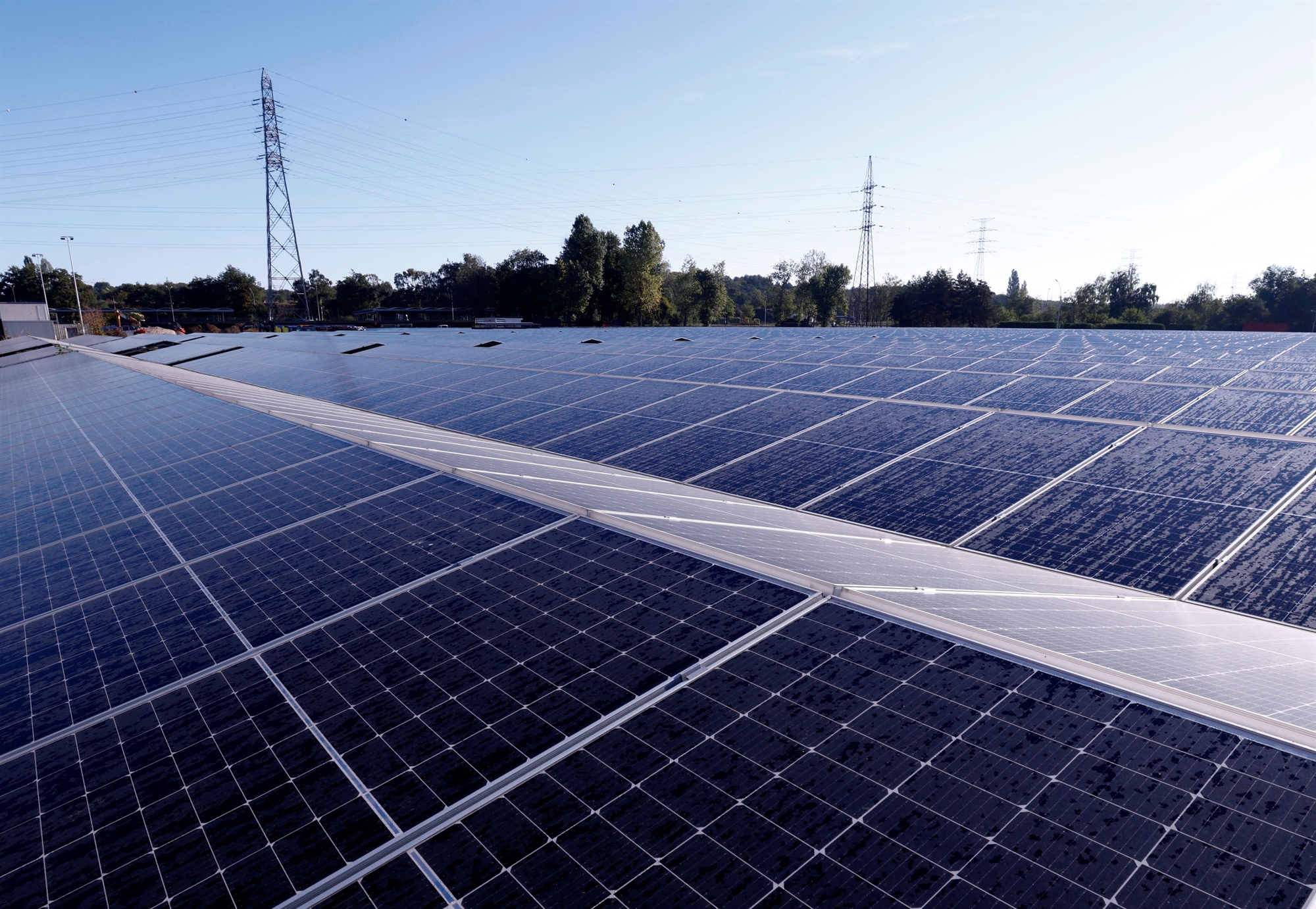 η-lamda-development-μπαίνει-στις-απε-562116937