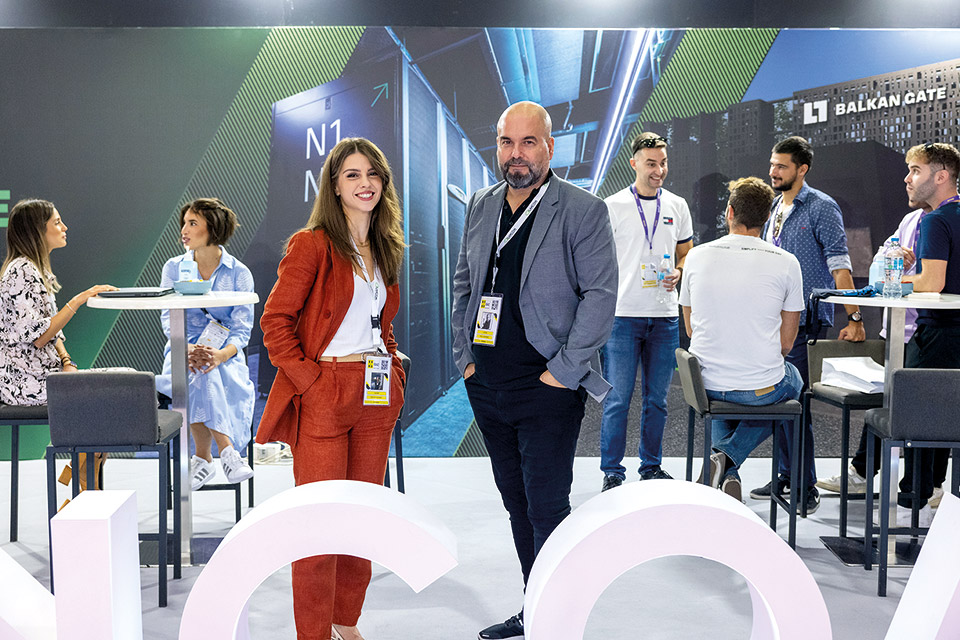 Έκθεση Beyond: Ένας νέος ψηφιακός κόσμος που απλώνεται σε 25.000 τ.μ.-4