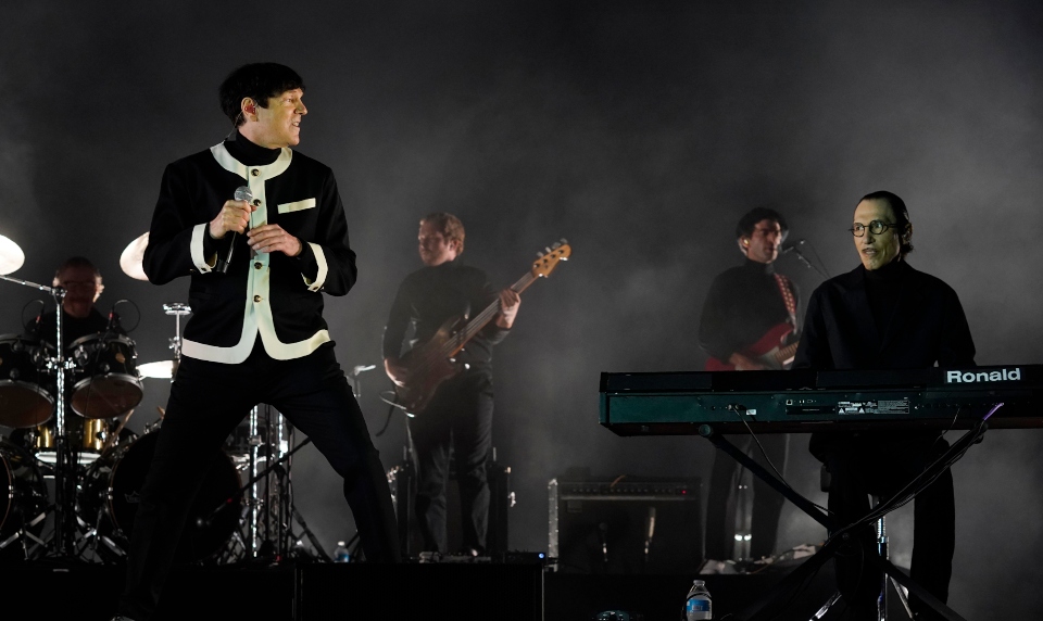 ένα-ακόμα-μιούζικαλ-από-τους-sparks-562122589