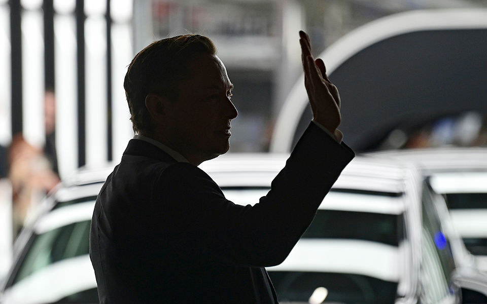 twitter-oμαδική-αγωγή-κατά-των-μαζικών-απολύ-562122769