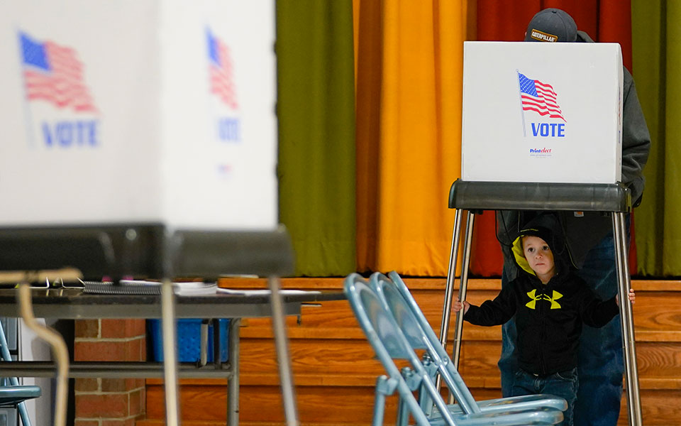 ηπα-ενδιάμεσες-εκλογές-η-μητέρα-των-562135342