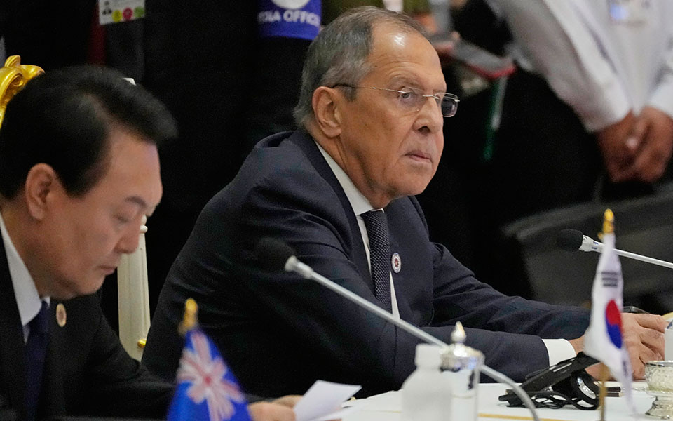 λαβρόφ-η-δύση-επιχειρεί-να-στρατιωτι-562135483