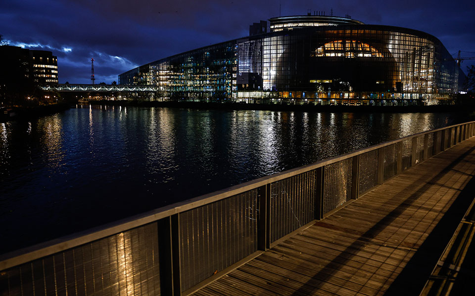 ευρωβουλή-ομάδα-που-πρόσκειται-στο-κρ-562151608