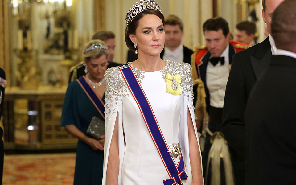 πρώτη-εμφάνιση-της-κέιτ-μίντλετον-με-τ-562152535