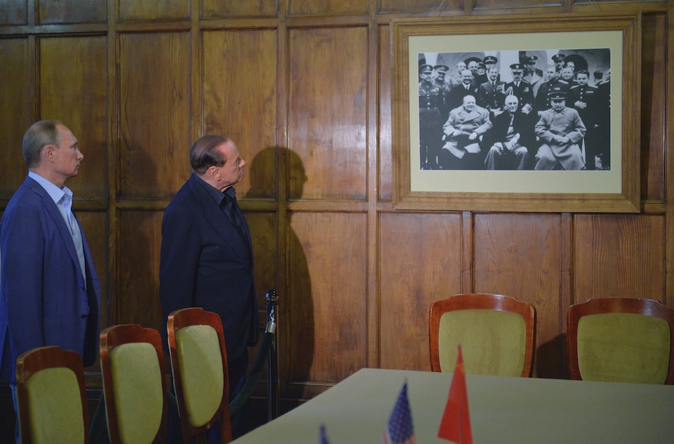 ο-μπερλουσκόνι-θέλει-να-φέρει-την-ειρή-562144309