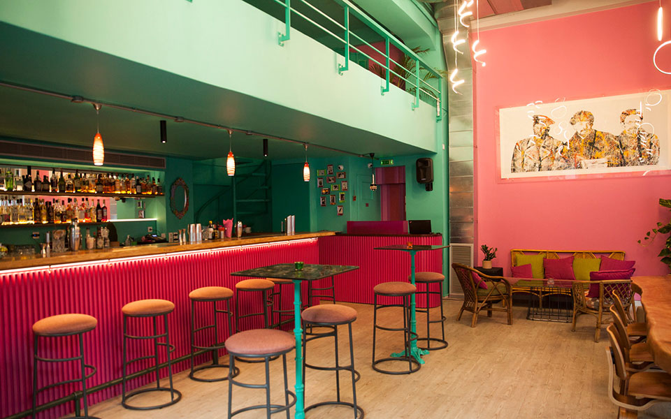 το-babushka-δεν-είναι-ένα-ακόμα-μπαρ-είναι-αλη-562151785