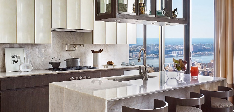 Ο πιο λεπτός ουρανοξύστης στον κόσμο: Μέσα στο κτίριο της οδού των δισεκατομμυριούχων-1