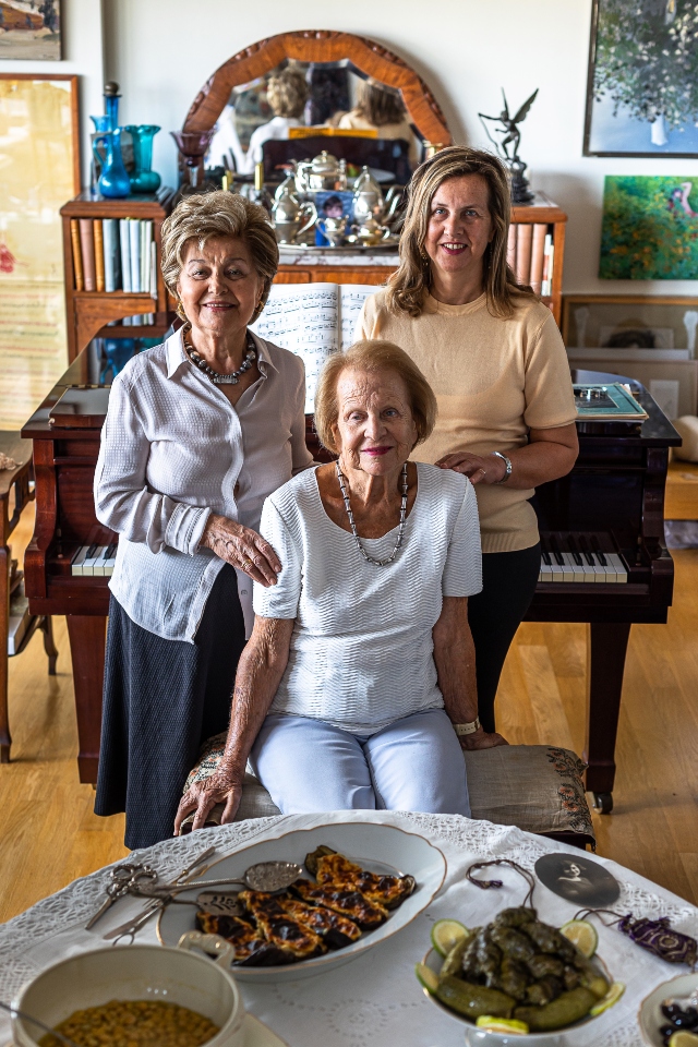 Οι συνταγές της Λόπης και οι ιστορίες μιας πικρής αλλά γεμάτης ζωής-2