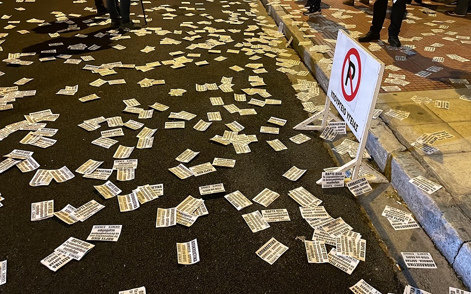 Κατάληψη του υπουργείου Υγείας από νοσοκομειακούς γιατρούς-1