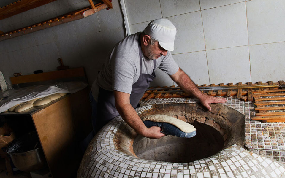 μαστόρικα-ψωμιά-από-τους-γεωργιανούς-562159108