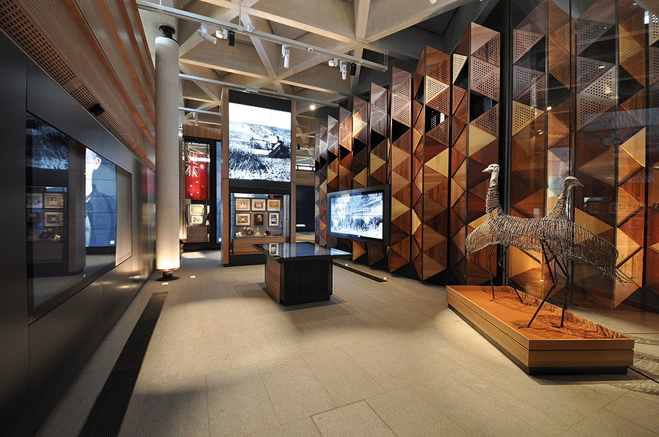 Muevo: Λίγη ελληνική λάμψη στο Λούβρο-4