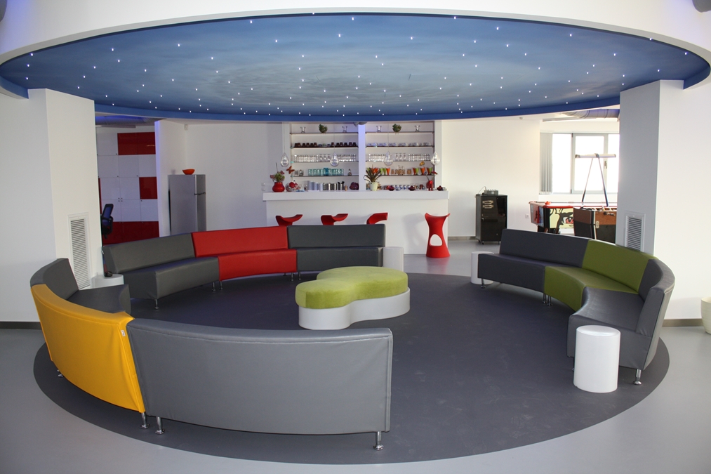 «Κιβωτός του Κόσμου»: Το «παζλ» των δωρεών και των δομών-6