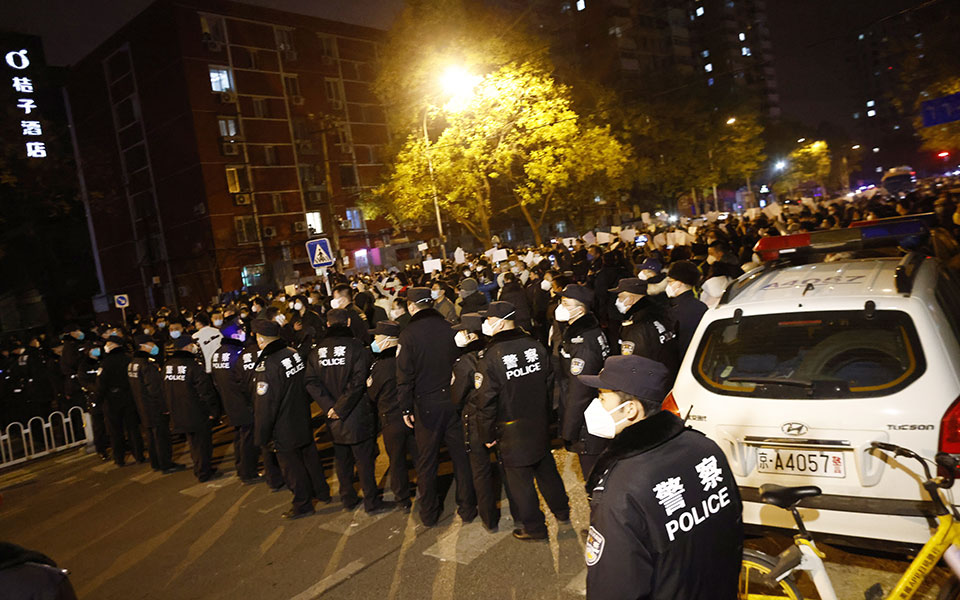 κίνα-οι-αρχές-αναζητούν-πόρτα-πόρτα-όσ-562160341