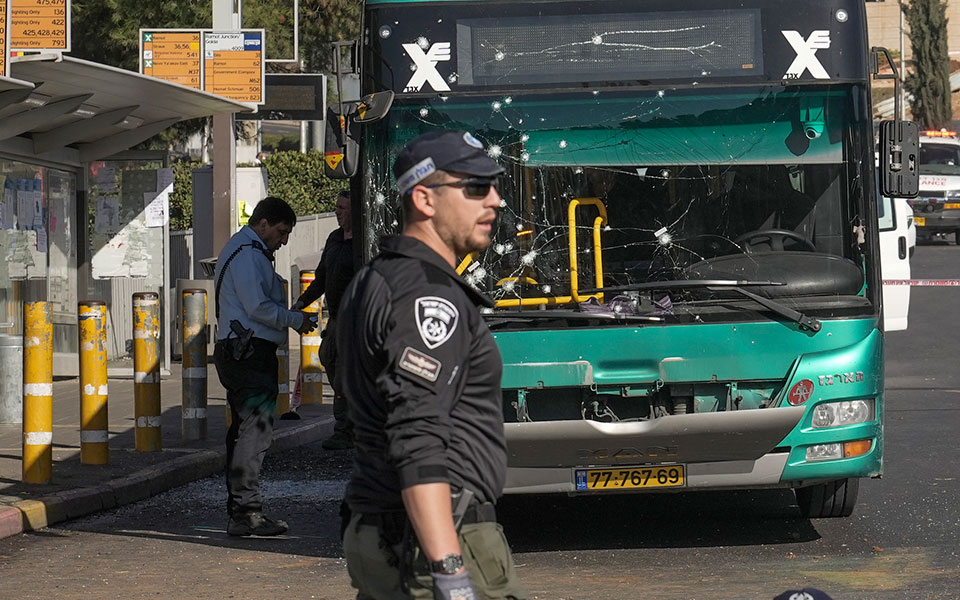 φονικές-επιθέσεις-σε-στάσεις-στην-ιερ-562152517