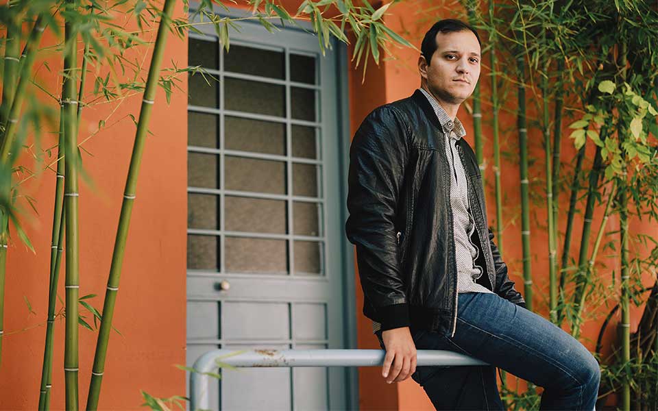 δημήτρης-σίμος-δεν-θέλω-να-βλέπω-το-όν-562132654