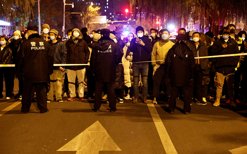 Κύμα οργής στη Κίνα: Η πυρκαγιά που εξελίσσεται σε απειλή για το καθεστώς Σι-2