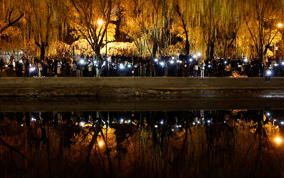Κύμα οργής στη Κίνα: Η πυρκαγιά που εξελίσσεται σε απειλή για το καθεστώς Σι-4