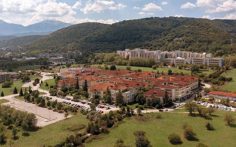 πώς-τα-ιωάννινα-εξελίσσονται-σε-ζώνη-τ-562151212