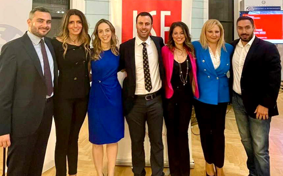 νέο-δ-σ-στον-ελληνικό-σύλλογο-αποφοίτω-562154881