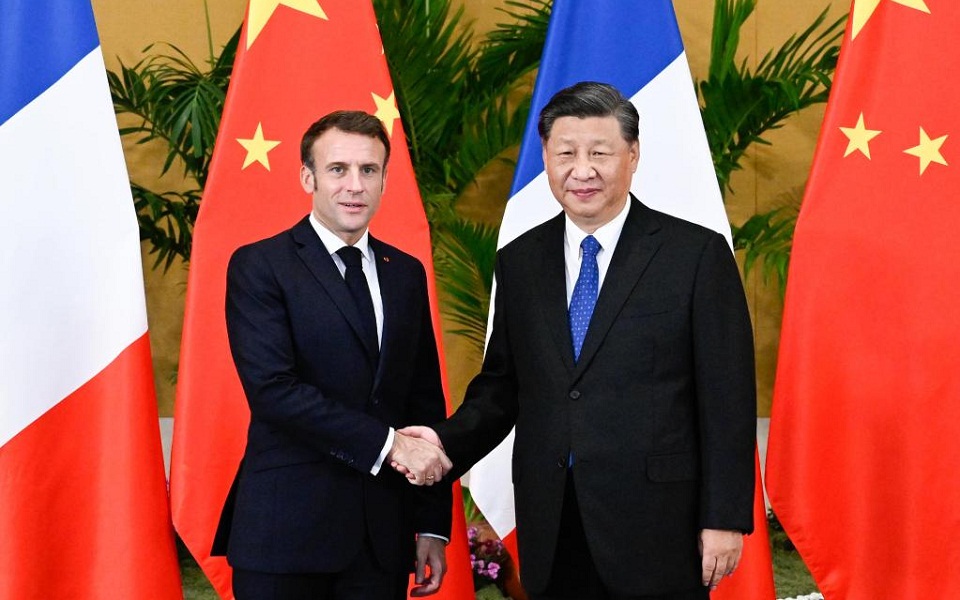 ουκρανία-o-μακρόν-ζήτησε-διαμεσολάβησ-562137862