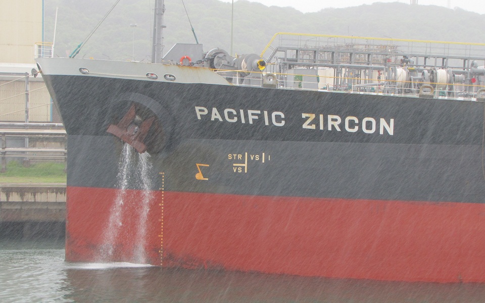 περσικός-κόλπος-οπλισμένο-drone-επιτέθηκ-562139875