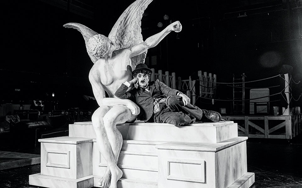 τα-φώτα-της-πόλης-πέφτουν-στο-rex-562141834