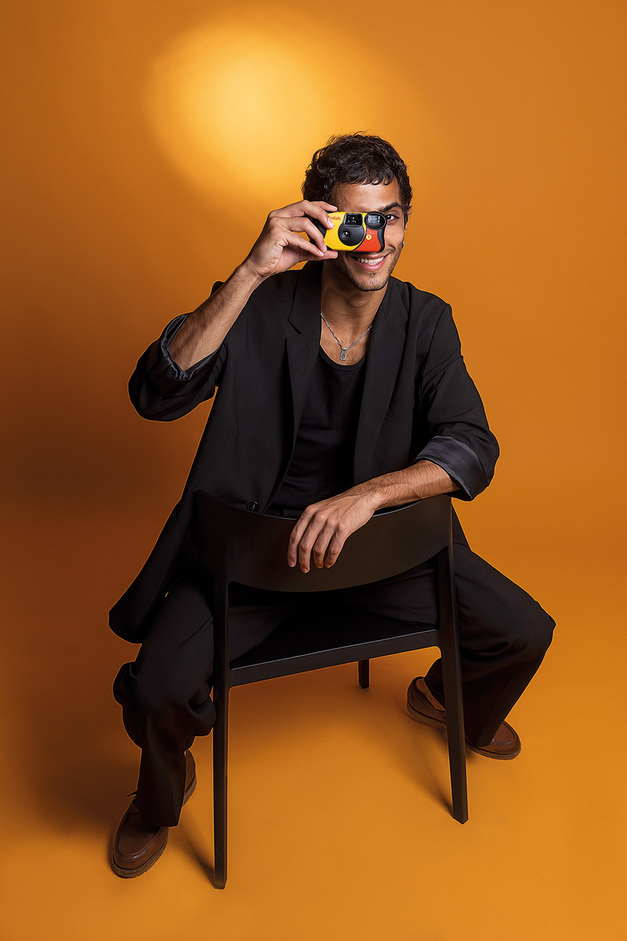 Αχμάντ Κοντάρ: Ο πρόσφυγας από τη Συρία που έγινε ένα από τα πιο επιτυχημένα μοντέλα στον πλανήτη-2