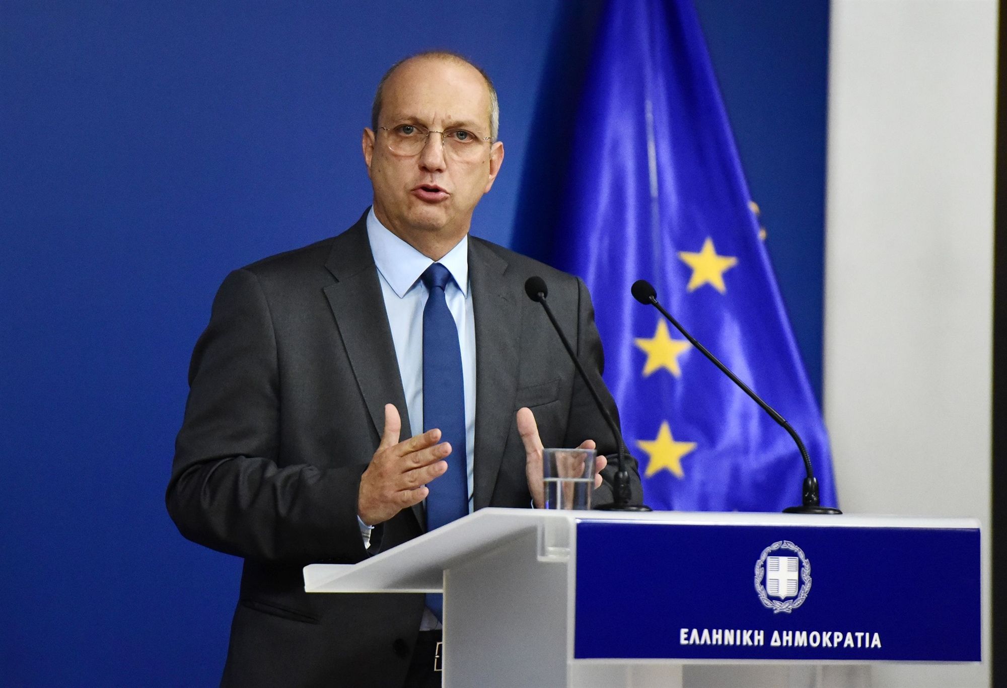 Παρακολουθήσεις: Με φόντο το νομοσχέδιο η σύγκρουση-1