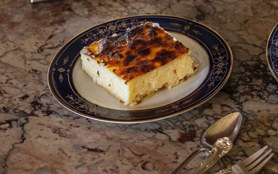 μικρασιάτικη-αχαμνόπιτα-γαλατόπιτα-562162483