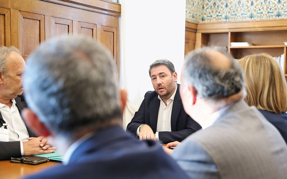 θεσμικό-ξέφωτο-στην-πόλωση-αναζητε-562134958