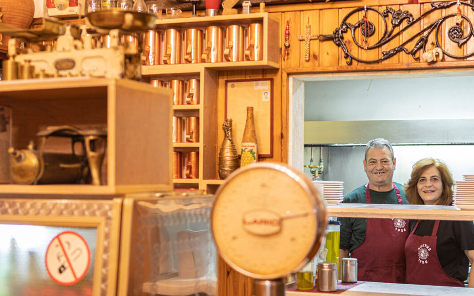 αξώτης-σ-ένα-πρώην-στέκι-οικοδόμων-τ-562160863