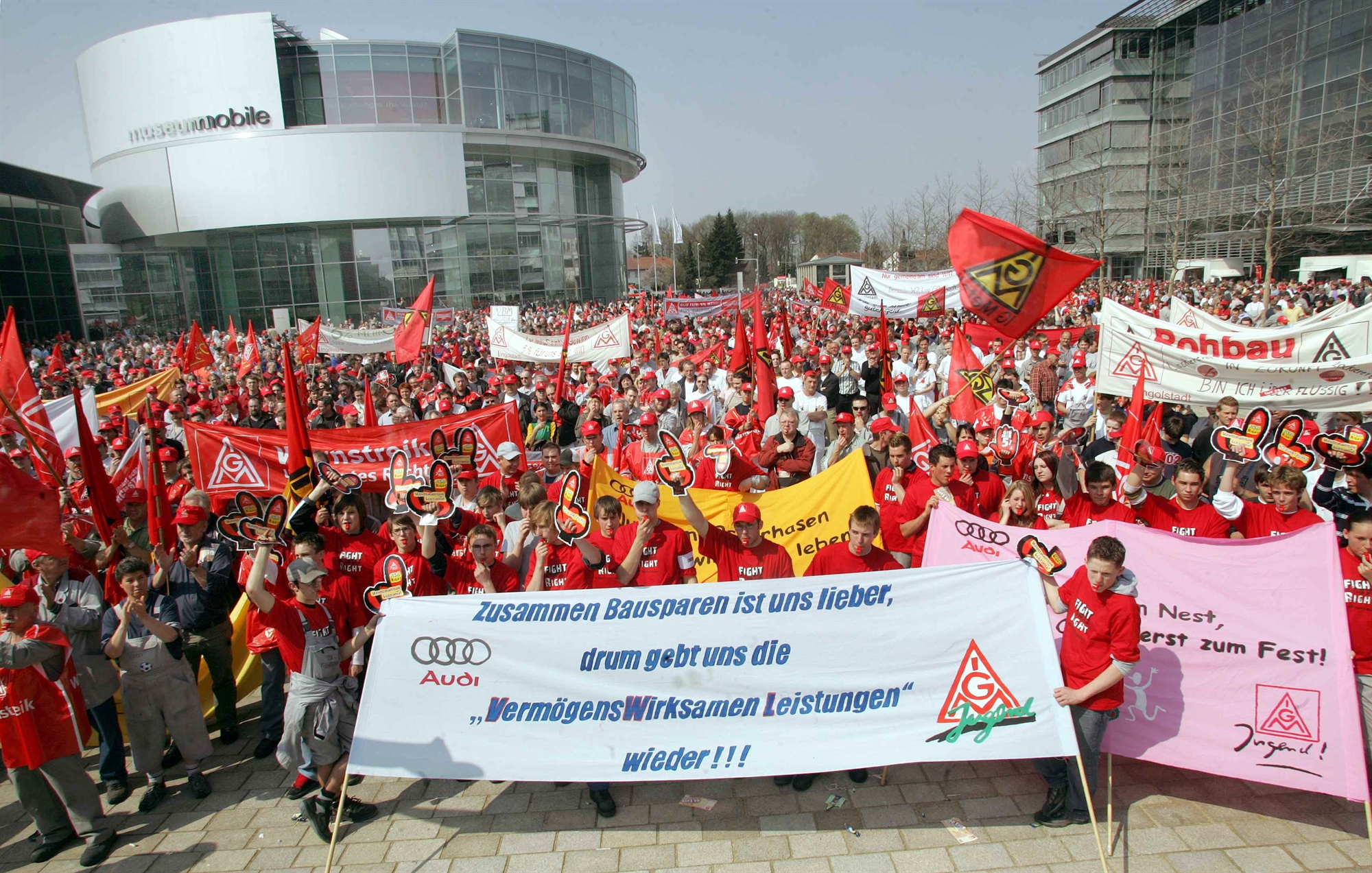 διεκδικούν-αυξήσεις-λόγω-της-ακρίβει-562137568