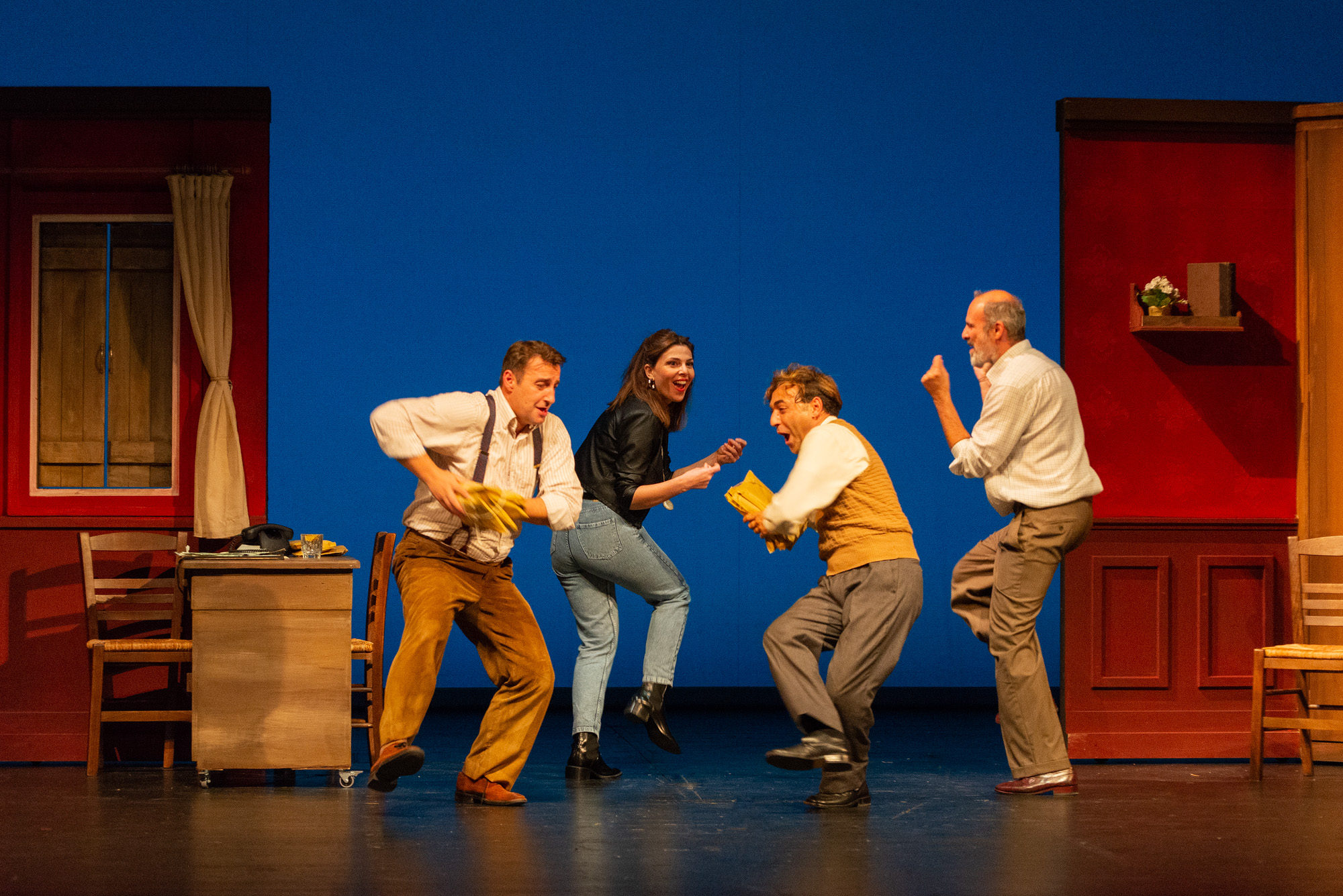 φωνάζουν-ανθρωπιά-τα-τρελά-βατράχια-562144696