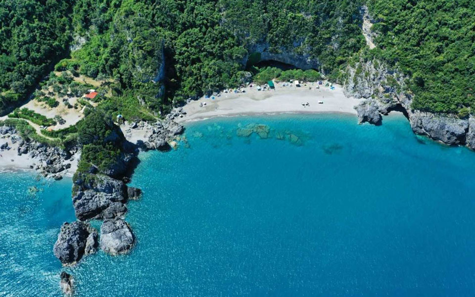 παραλία-χιλιαδού-της-εύβοιας-υποψήφι-562160338