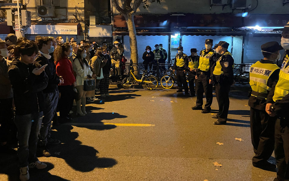 Κίνα: Ξεχειλίζει η οργή κατά της «Zero Covid» – Πρωτοφανείς διαδηλώσεις σε Γουχάν και Σαγκάη-4