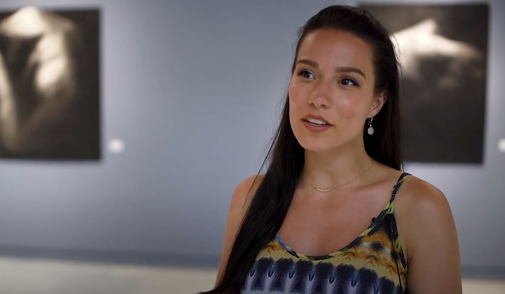 Η Χρυσάνθη Μαγγίδη και τα ζωγραφικά της έργα από κάρβουνο-1