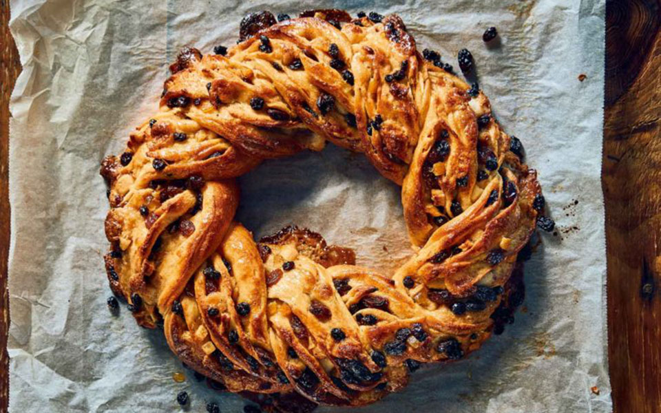 χριστουγεννιάτικο-στεφάνι-με-μήλο-μά-562143463