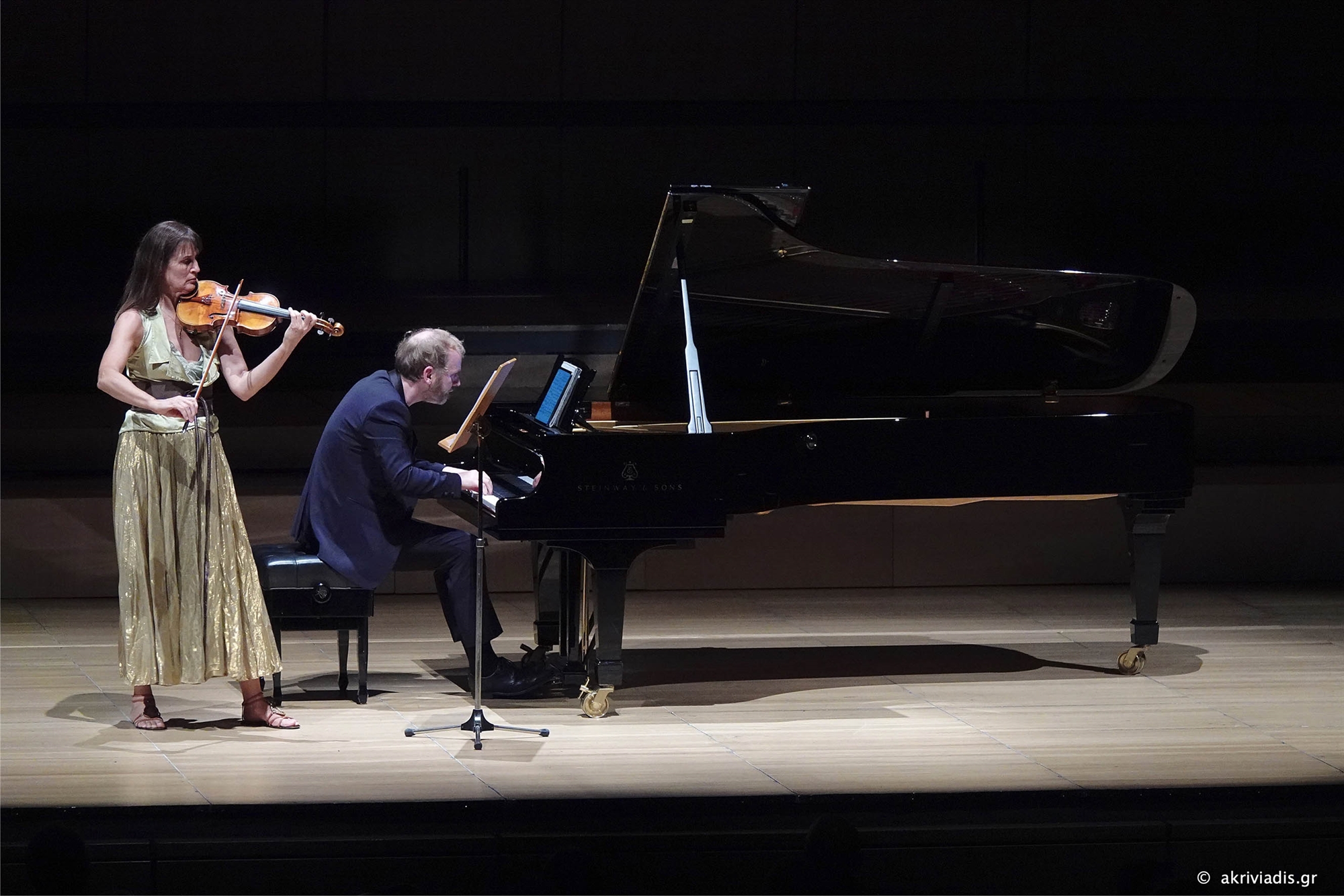 λιτές-δωρικές-ερμηνείες-από-μούλοβα-κ-562134724