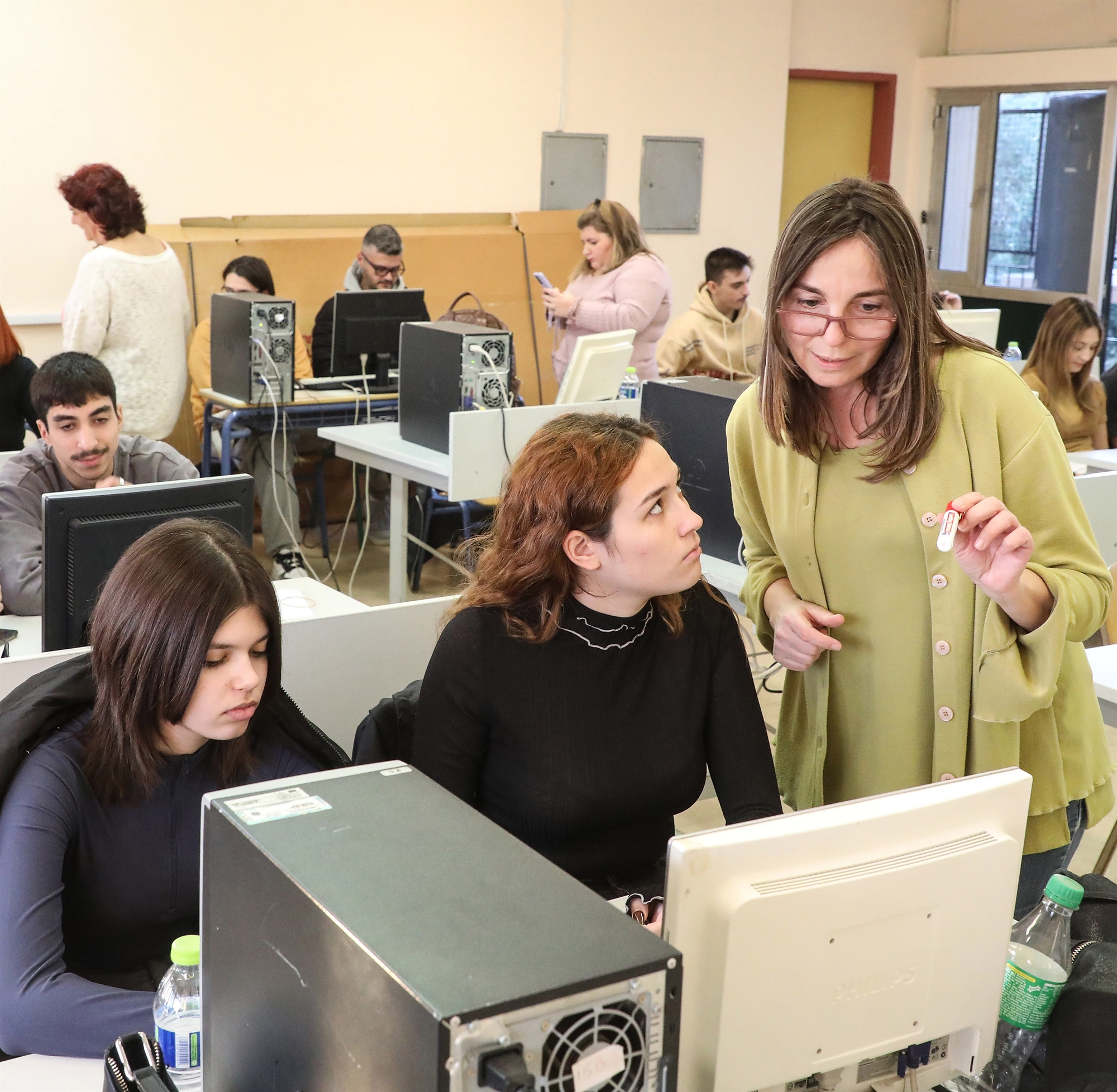 Στα θρανία των ΙΕΚ για δεύτερη ευκαιρία-3