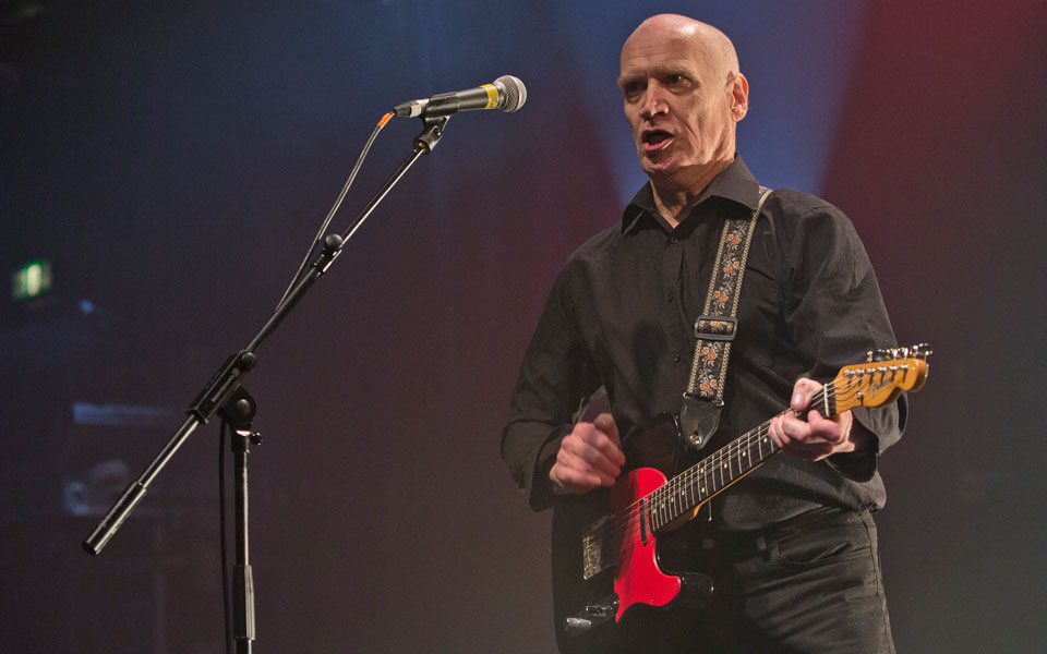 πέθανε-ο-κιθαρίστας-των-dr-feelgood-γουίλκο-τζό-562151311