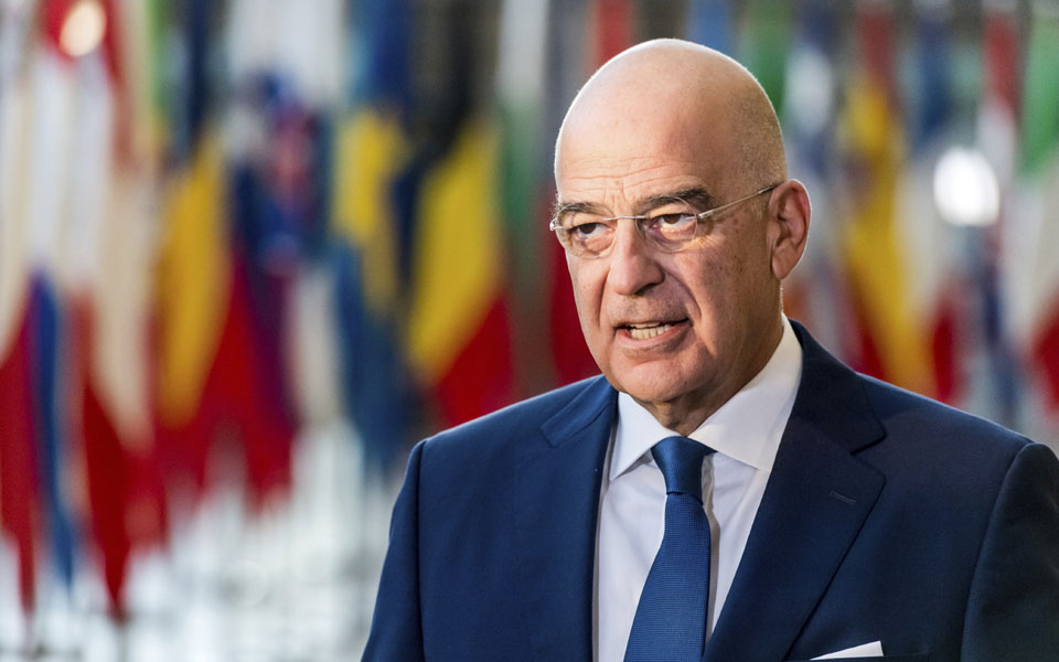 δένδιας-για-παρακολουθήσεις-με-καλύ-562135969