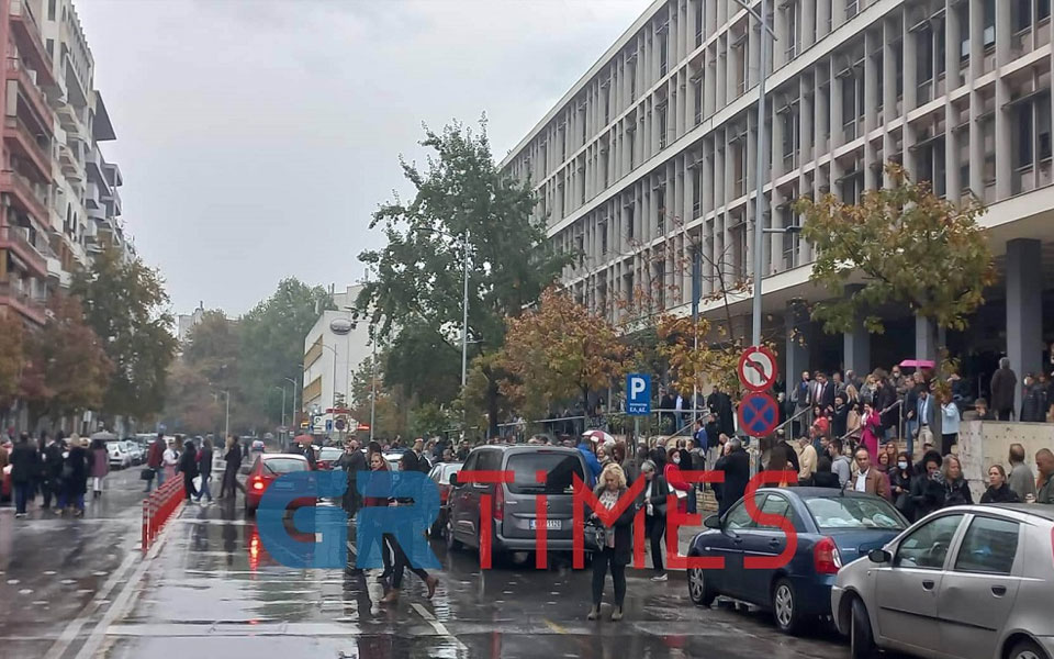 θεσσαλονίκη-τηλεφώνημα-για-βόμβα-στα-562141618