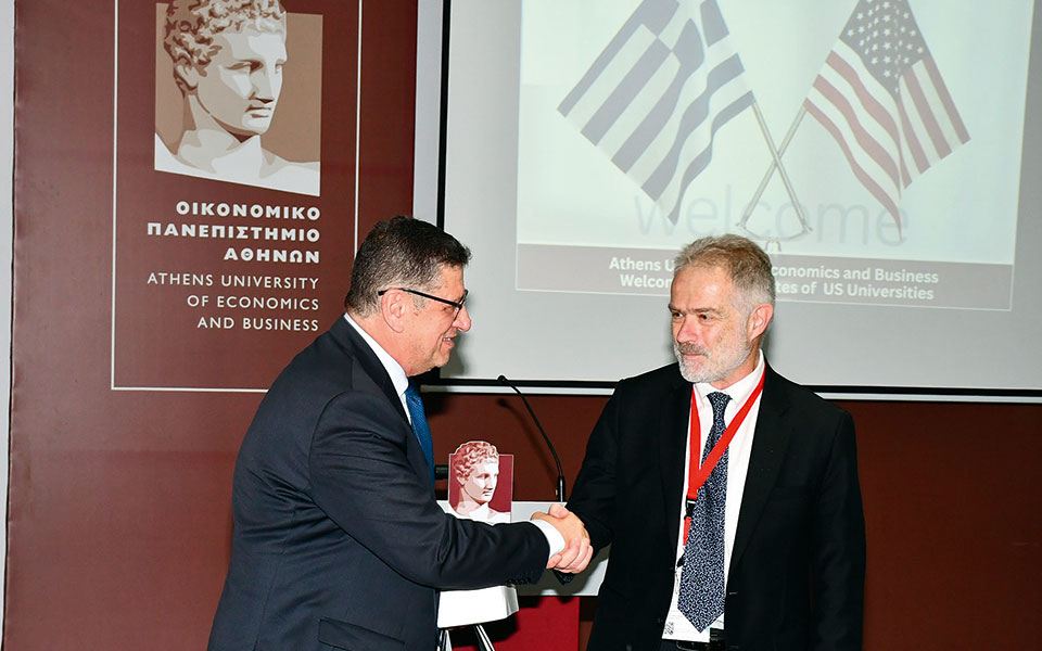 ΑΕΙ: τα παράδοξα των μετεγγραφών-1