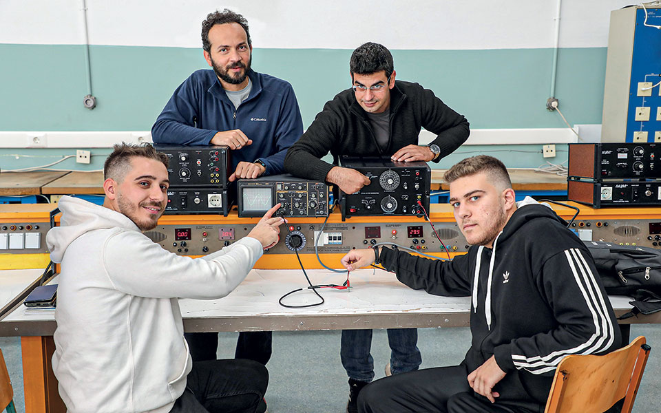 στα-θρανία-των-ιεκ-για-δεύτερη-ευκαιρί-562146232