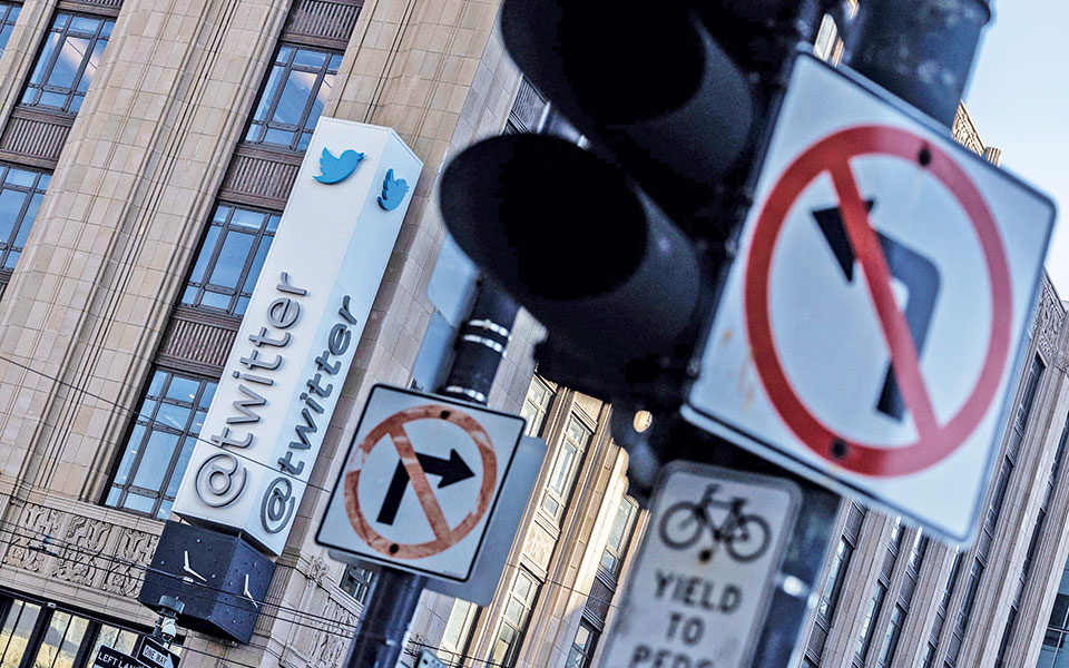 το-μοντέλο-μασκ-δούλεψε-στην-tesla-αλλά-όχι-562150714