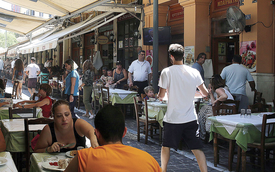 εργαζόμενοι-στην-παγίδα-της-εργασιακ-562157533